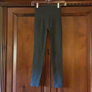 Soma- 3/4 Grey leggings